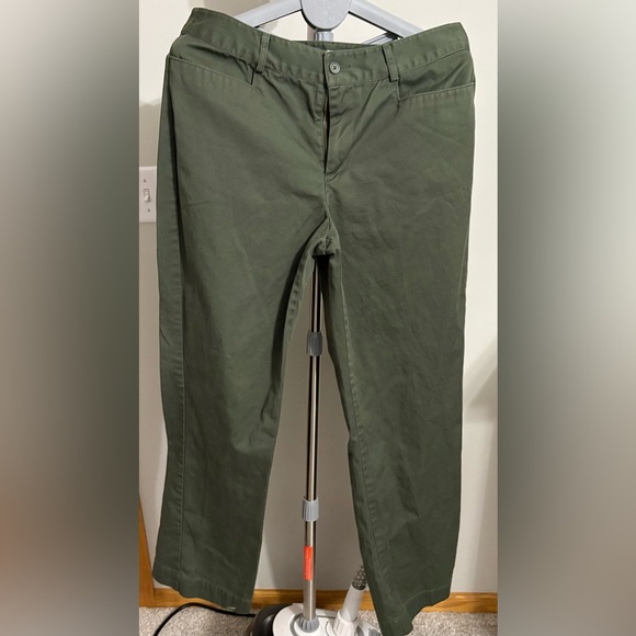 Christopher & Banks olive green chino pants- size 10 short! - Picture 1 of 4